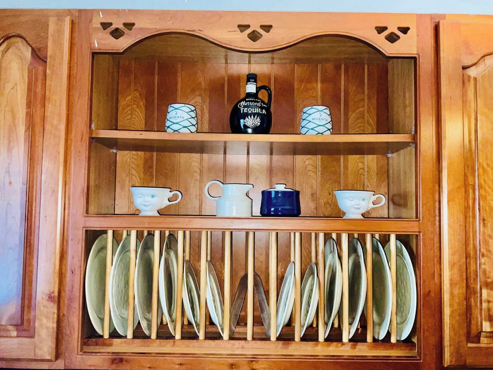 Fully equipped kitchen.