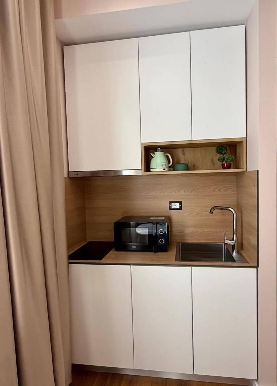 Comfort Double Room, Balcony, City View | Private kitchen