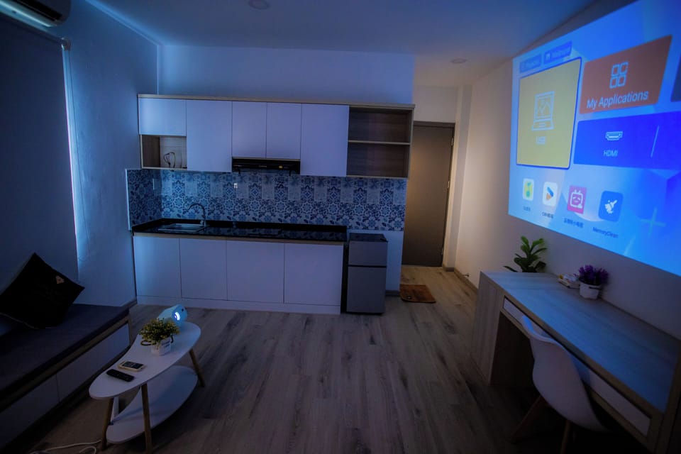 Standard Double or Twin Room | Private kitchen | Fridge, microwave, stovetop, cookware/dishes/utensils