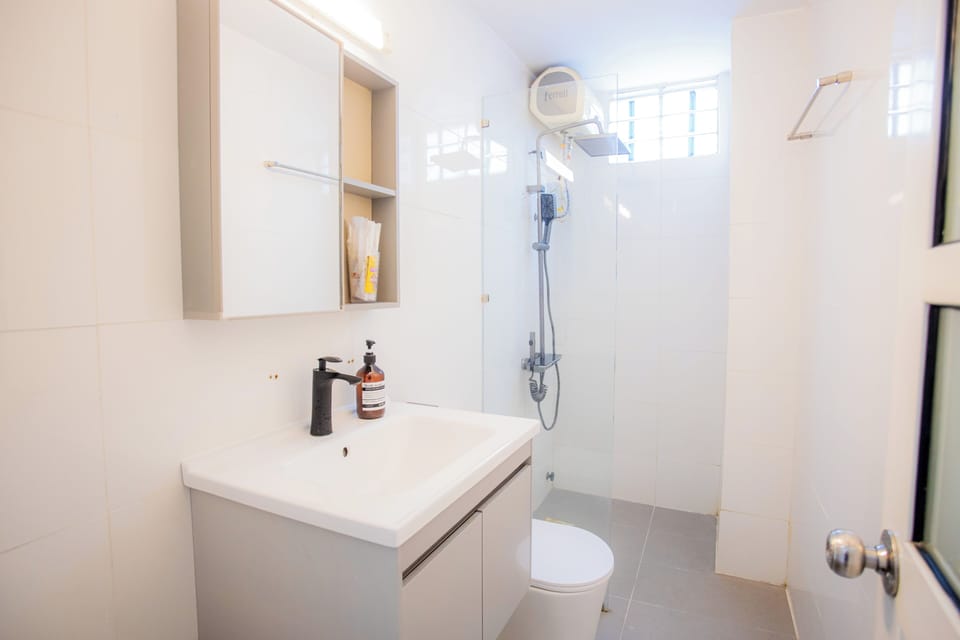 Standard Double or Twin Room | Bathroom | Free toiletries, hair dryer, slippers, towels