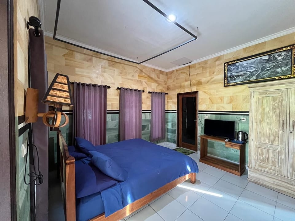 Standard Double Room, Park View | Desk, laptop workspace, free WiFi