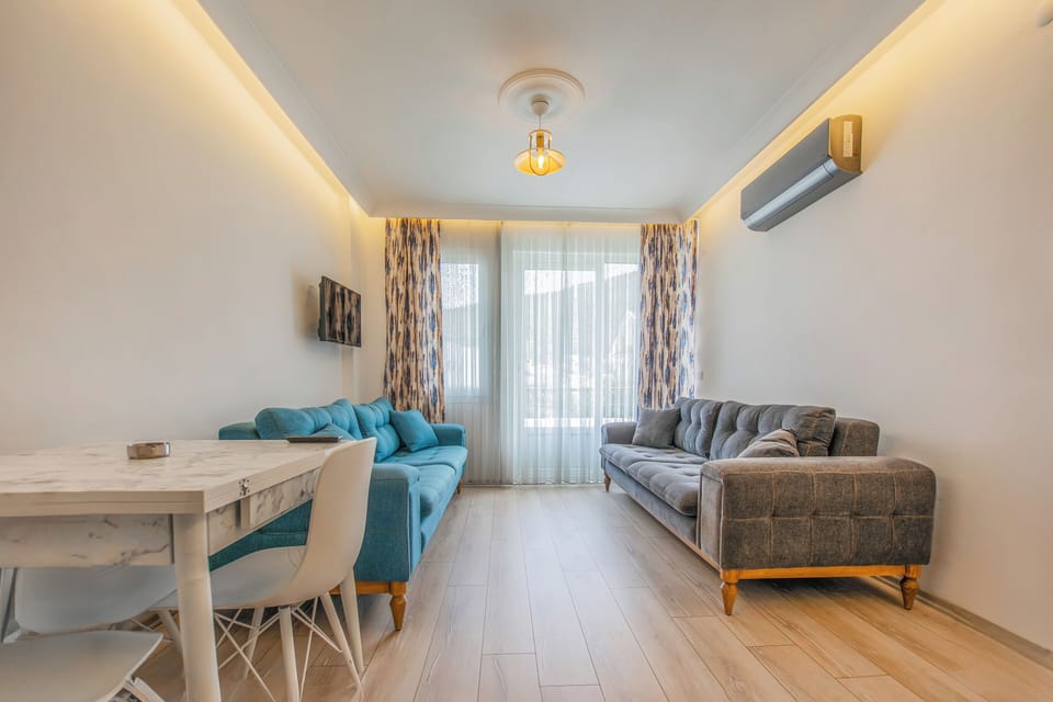 Deluxe Suite | Living area