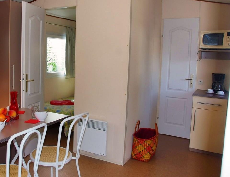 Mobile Home | Dining