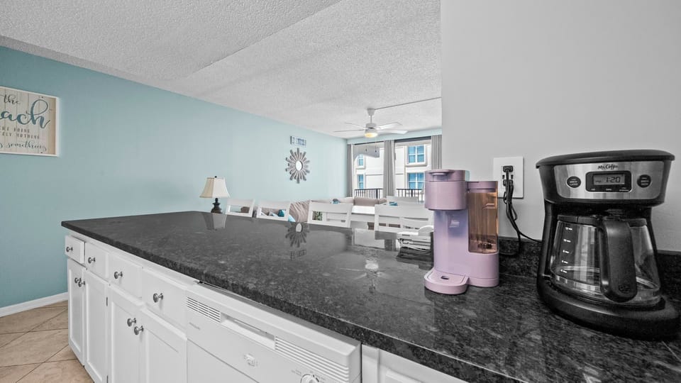 Island Sunrise 468 - Kitchen
