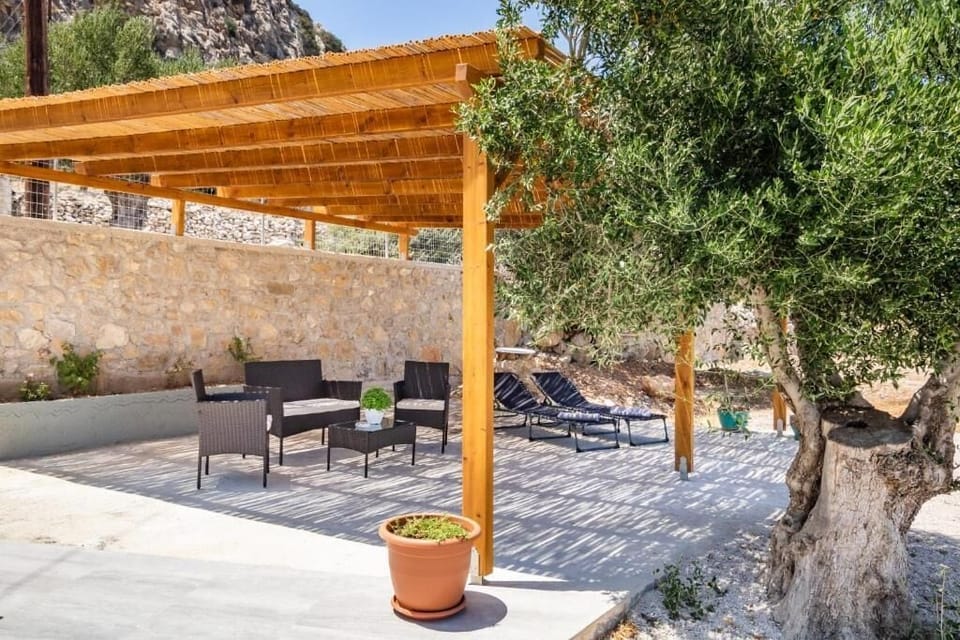 Studio, Patio, Courtyard View | Terrace/patio