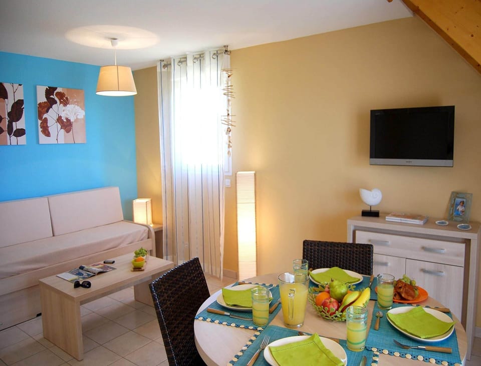 Apartment | Dining