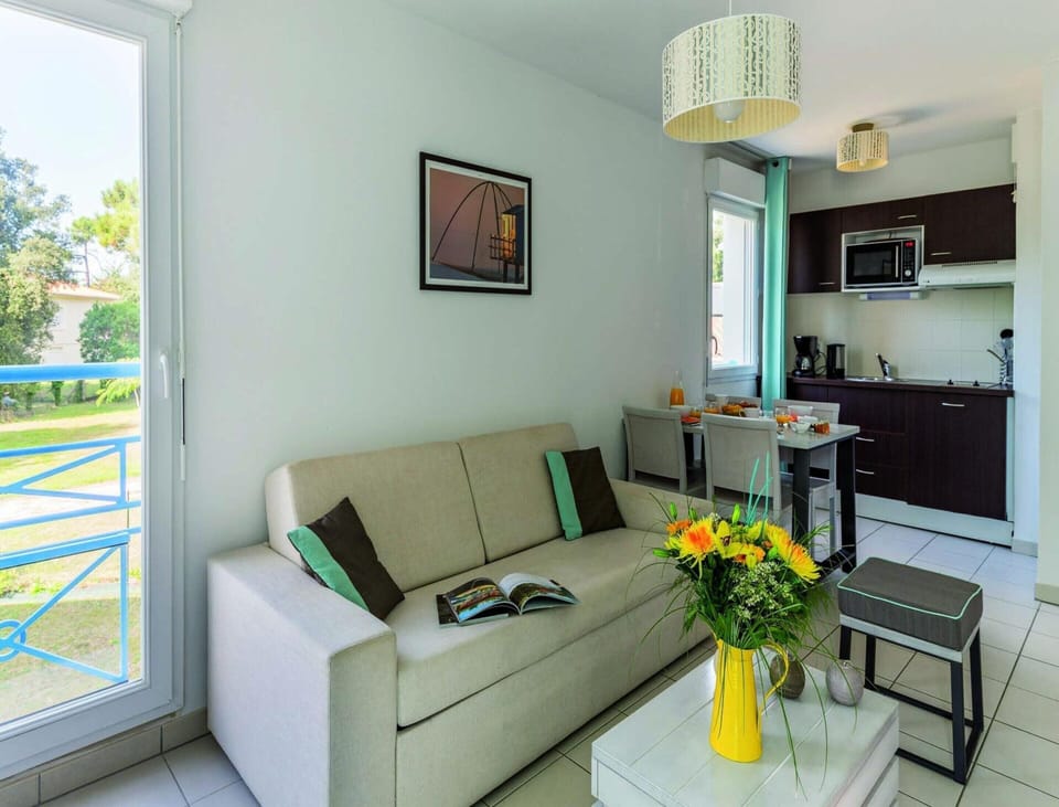 Apartment | Private kitchen | Highchair