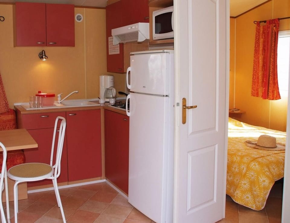 Mobile Home | Private kitchen