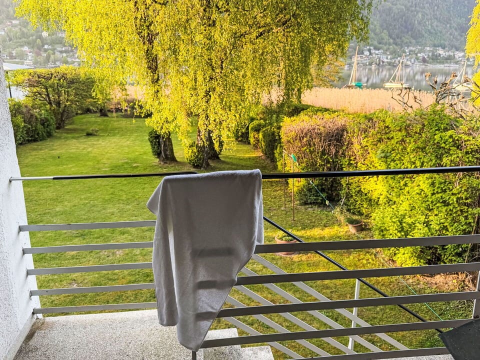 Shade, Handrail, Balcony, Fence, Outdoor Furniture, Porch, Deck