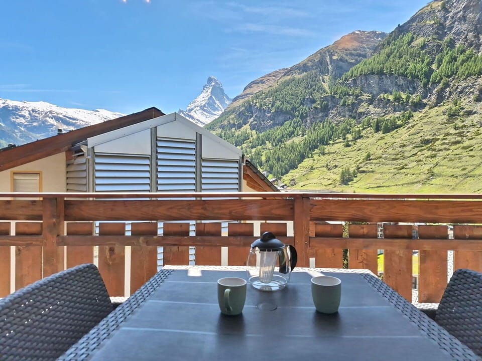 Mountain, Mountain Range, Alps, Valley, Ridge, Glacial Landform, Wood Stain, Summit, Hardwood