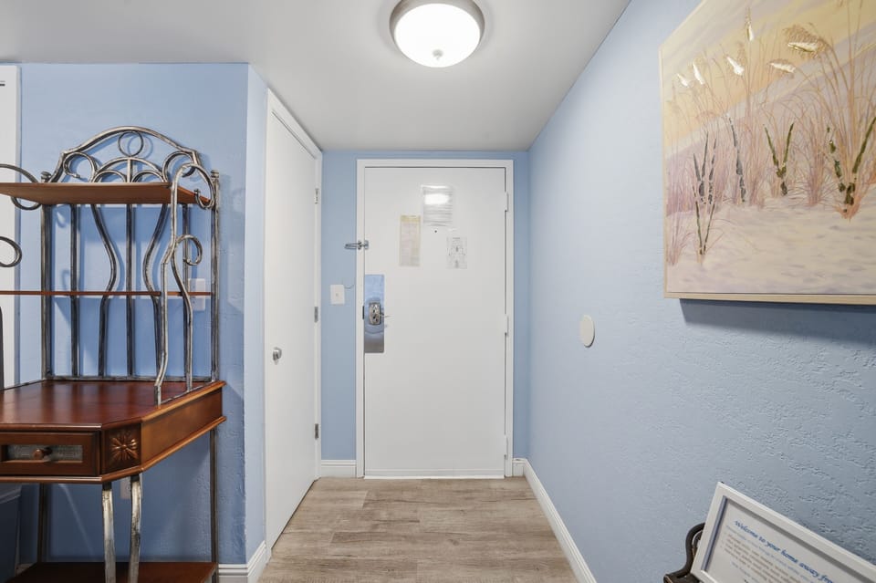 Condo, 2 Bedrooms | Interior