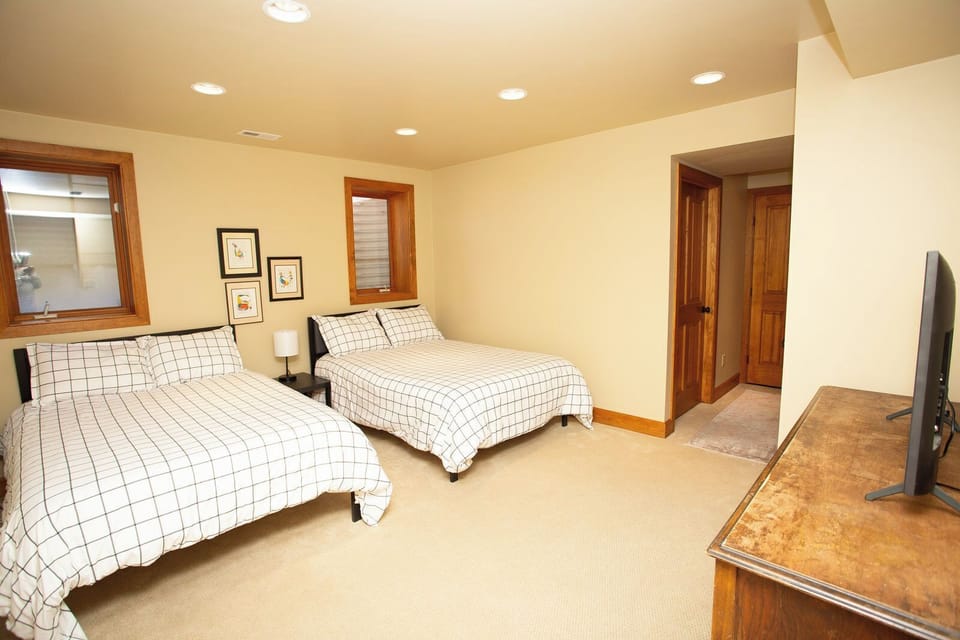 Guest Bedroom 3