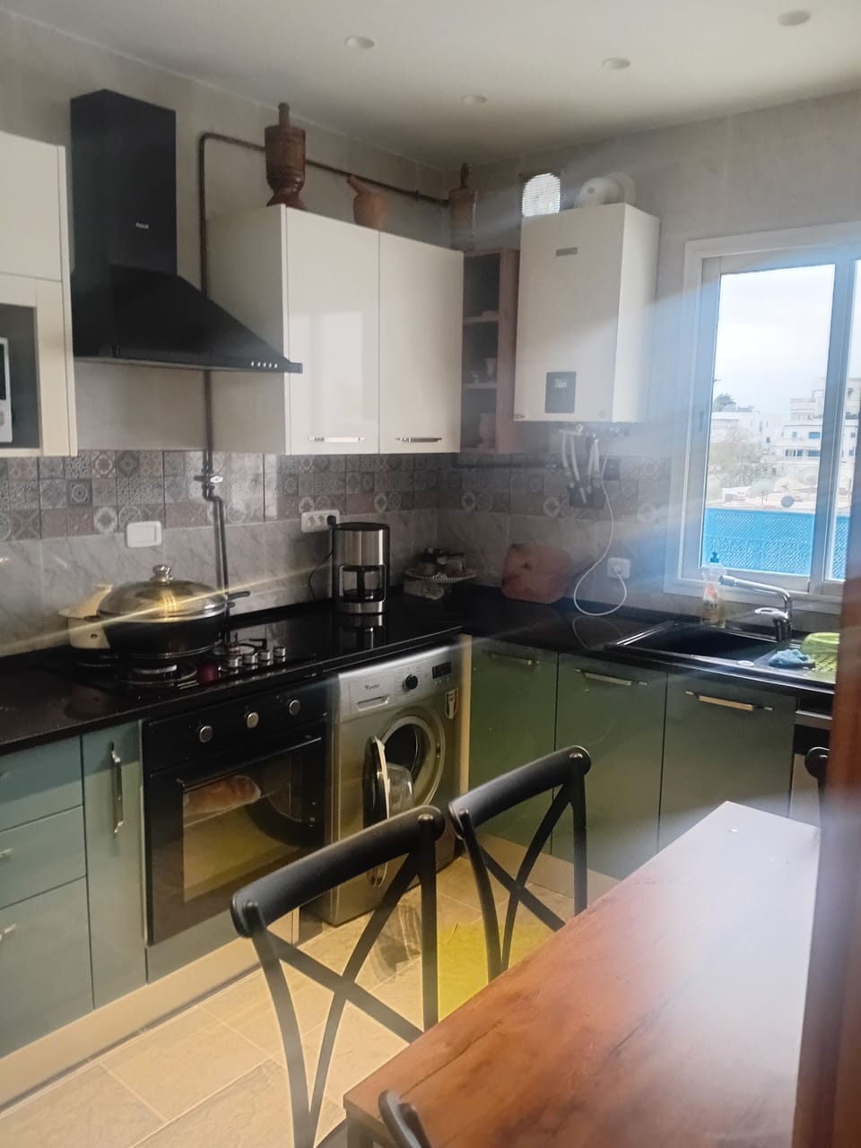 Deluxe Apartment, Balcony, City View | Private kitchen | Fridge, microwave, oven, stovetop