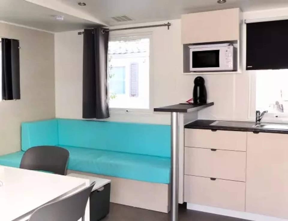 Mobile Home | Living room