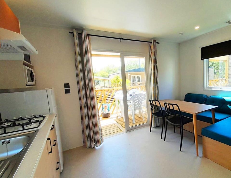 Mobile Home | Private kitchen