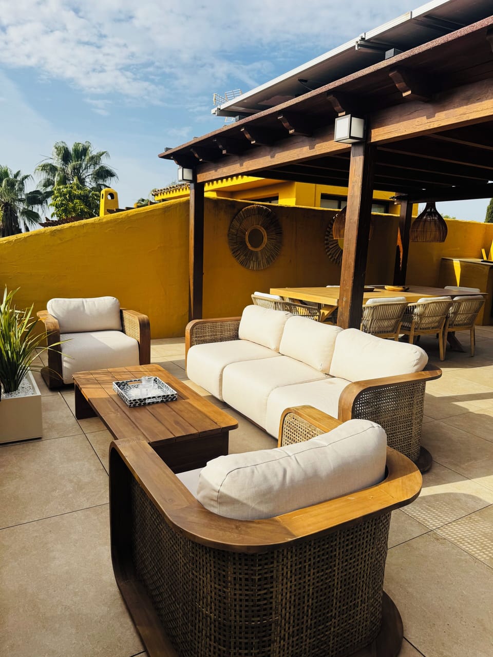 Outdoor dining