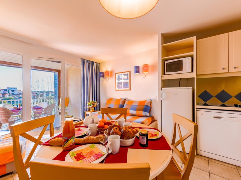 Apartment | Dining
