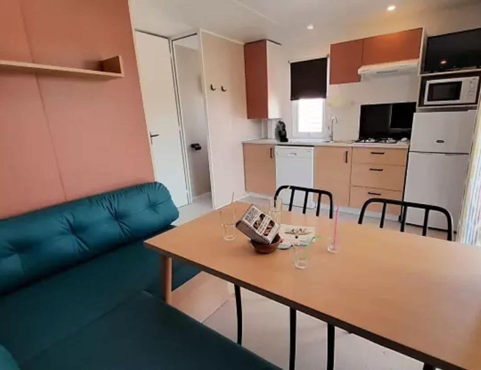 Mobile Home | Private kitchen