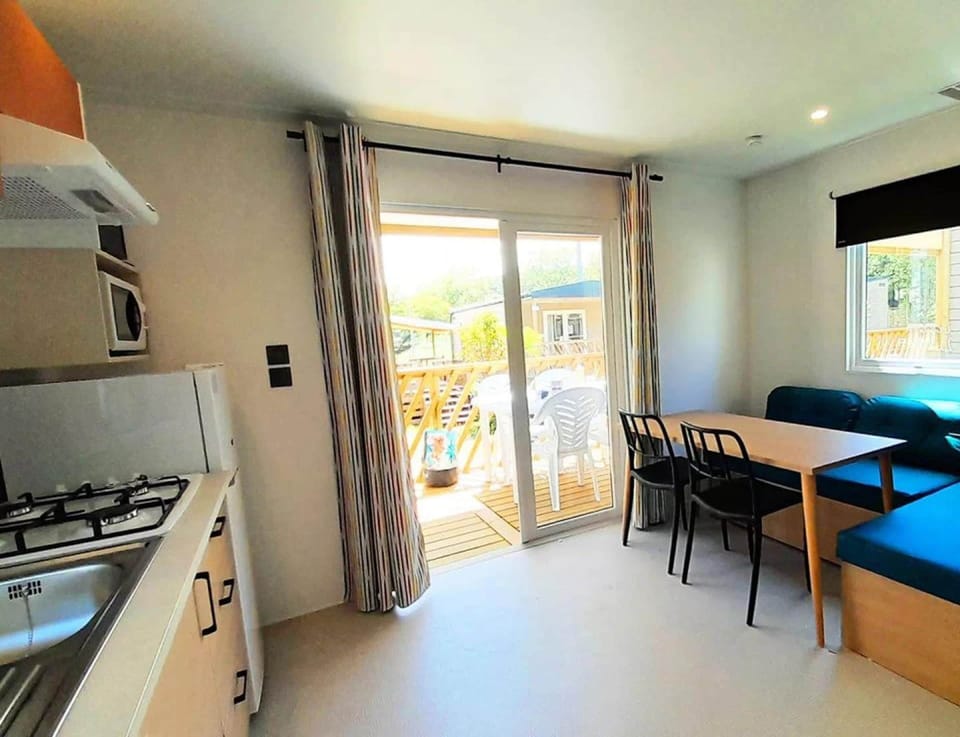 Mobile Home | Living room