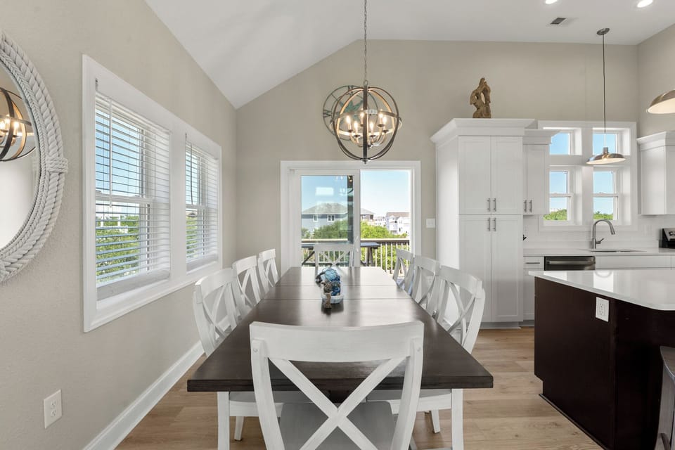 WH507: Wild Sea Horse | Top Level Dining Area
