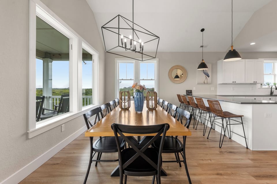 SN2818: Sunset State of Mind | Top Level Dining Area