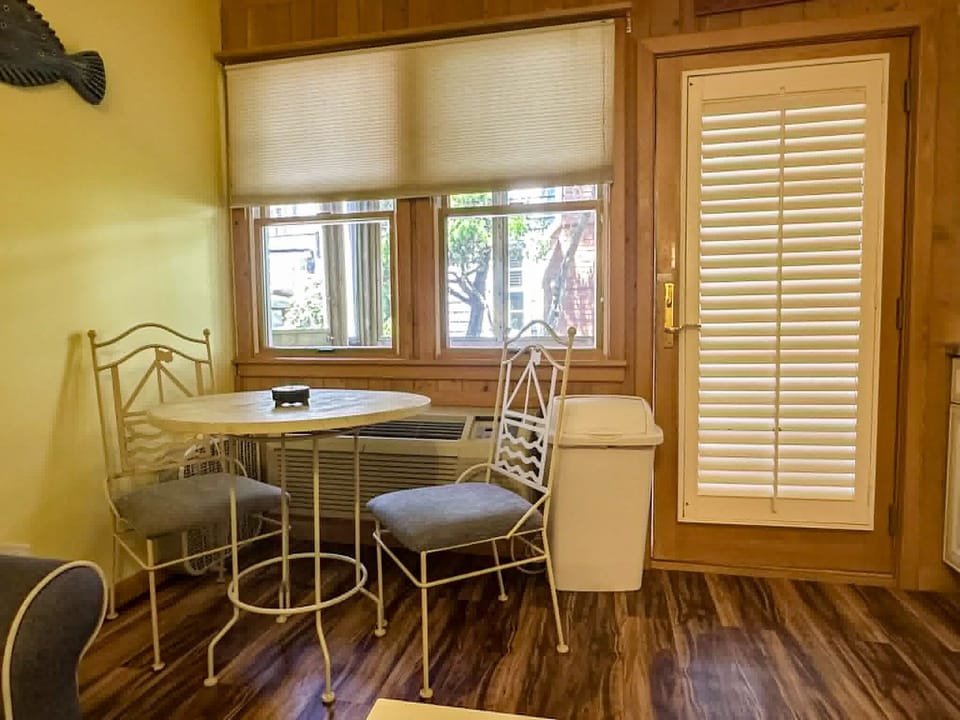 CV4B Dining Area with Screened Porch Access
