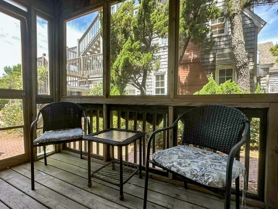 CV4B Screened Porch