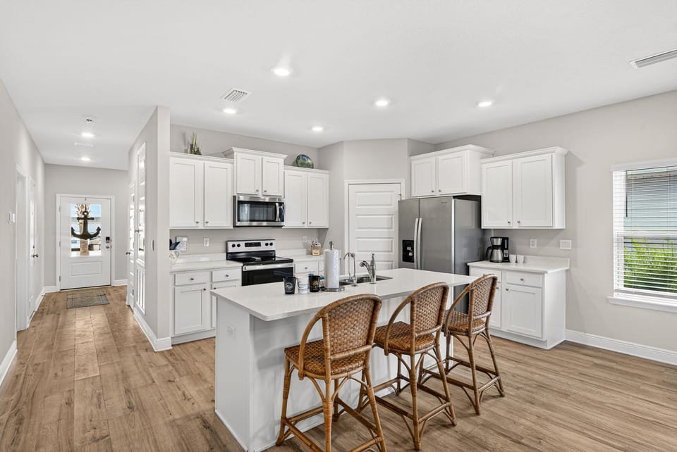 Additional seating at the kitchen island