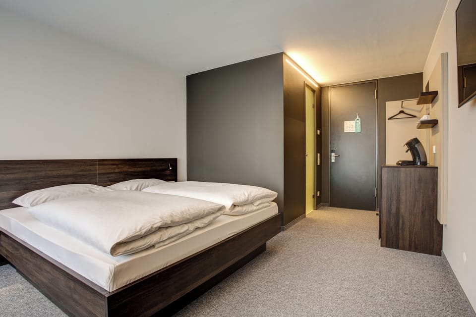 Comfort Double Room | Desk, laptop workspace, blackout drapes, soundproofing