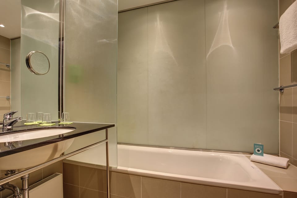 Comfort Double Room | Bathroom | Shower, hair dryer, towels, soap