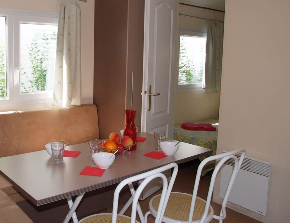 Mobile Home | Dining