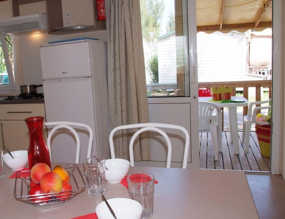 Mobile Home | Dining