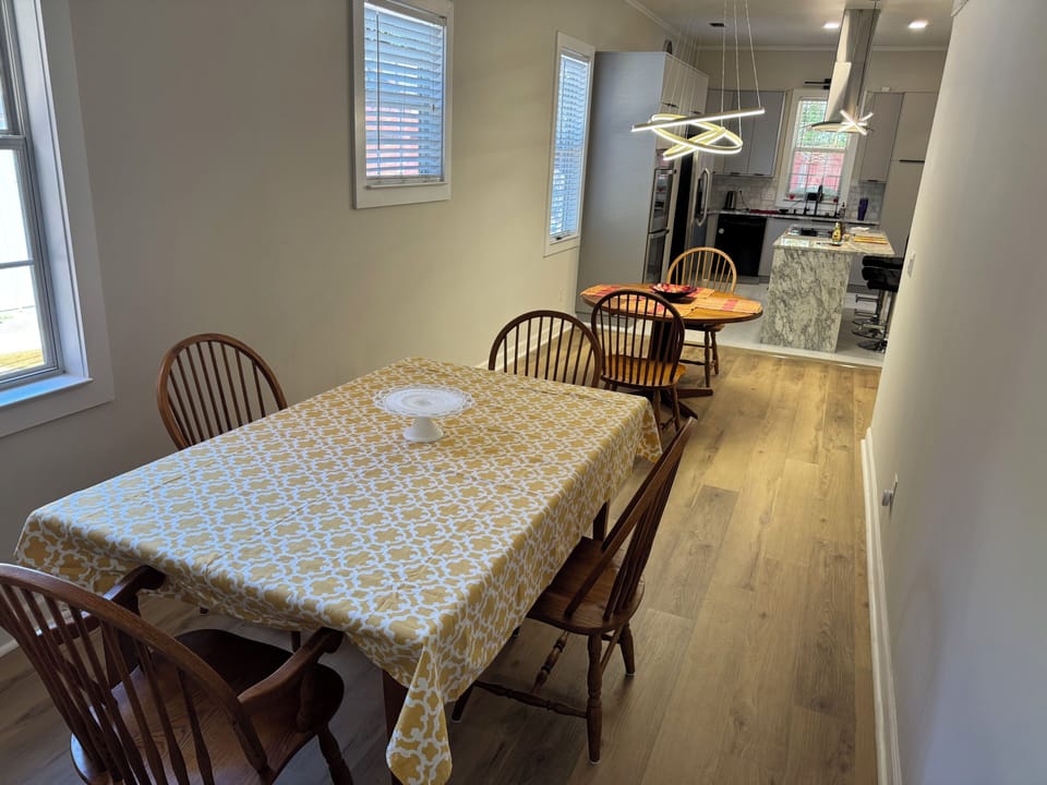 Dining Room with Breakfast dinette