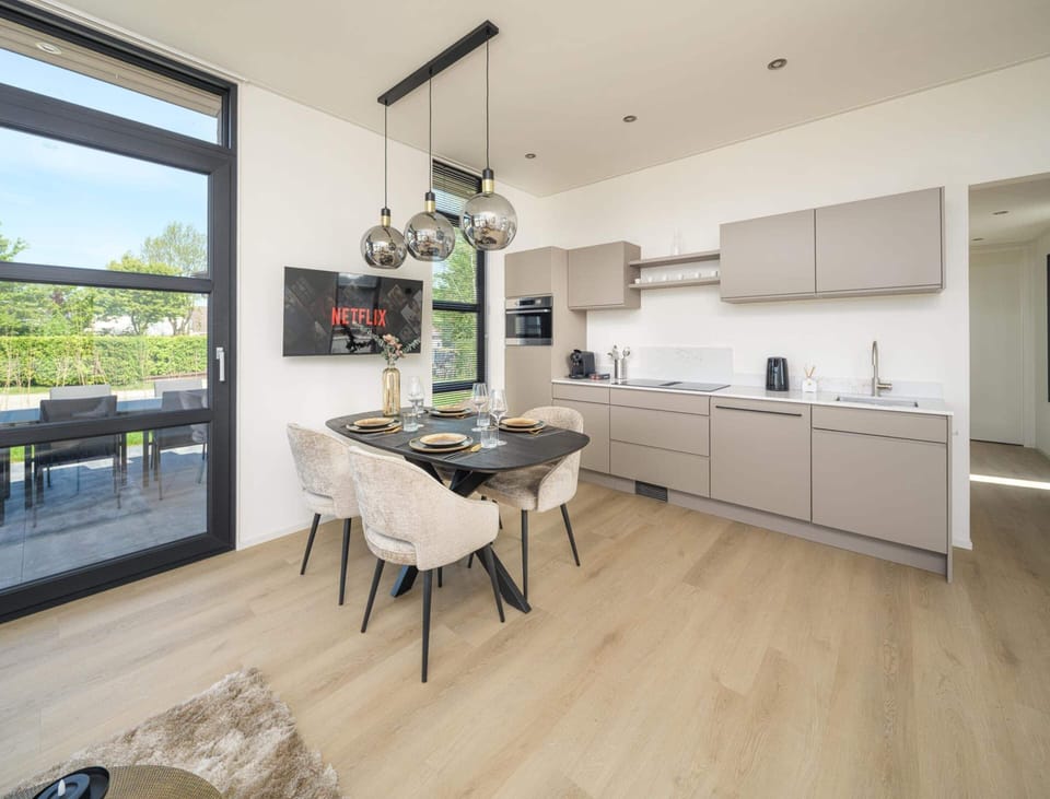 Villa | Dining