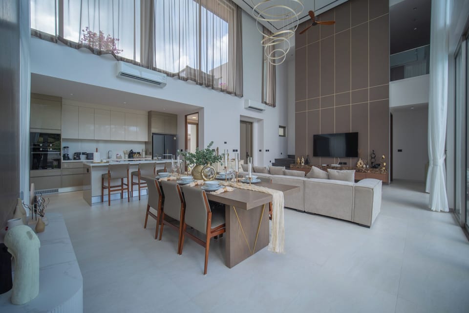 Villa, 3 Bedrooms, Balcony, Pool View | Dining