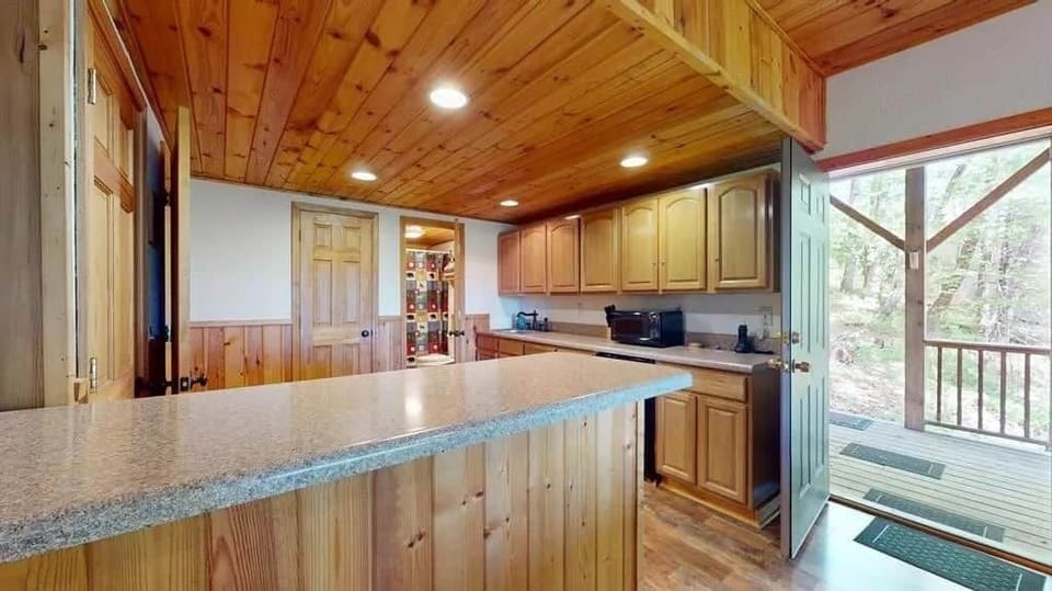 downstairs kitchenette with private entrance