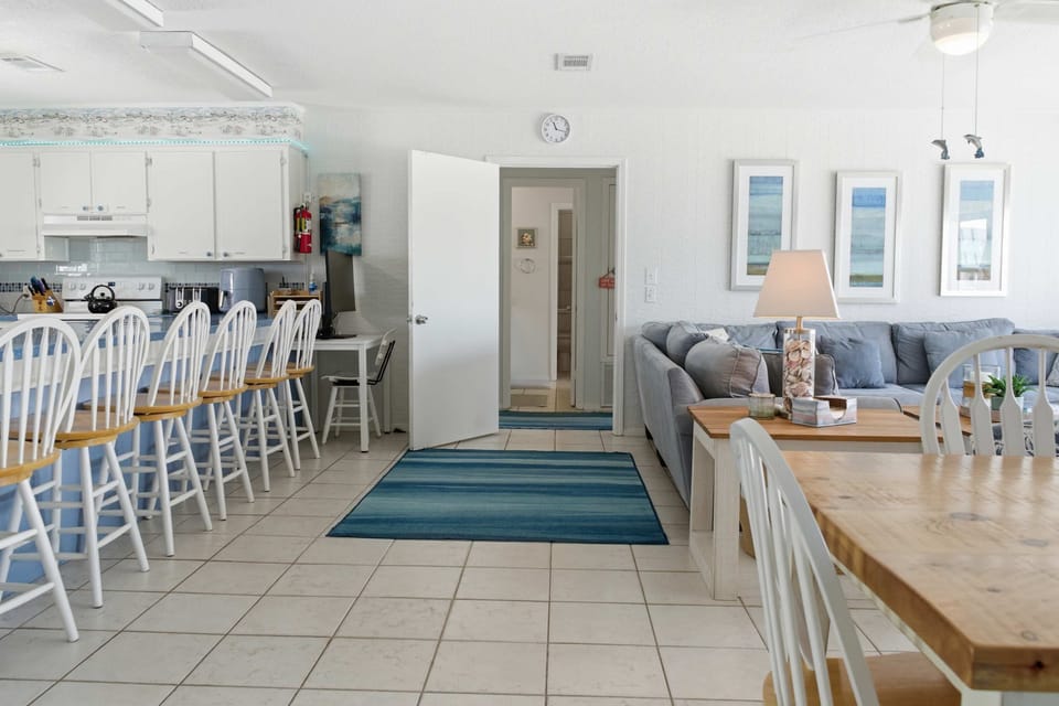 Expansive Common Space