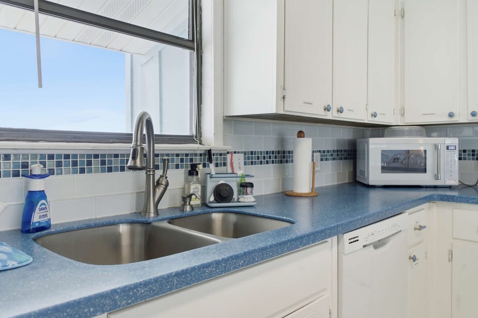 Bright Open Kitchen