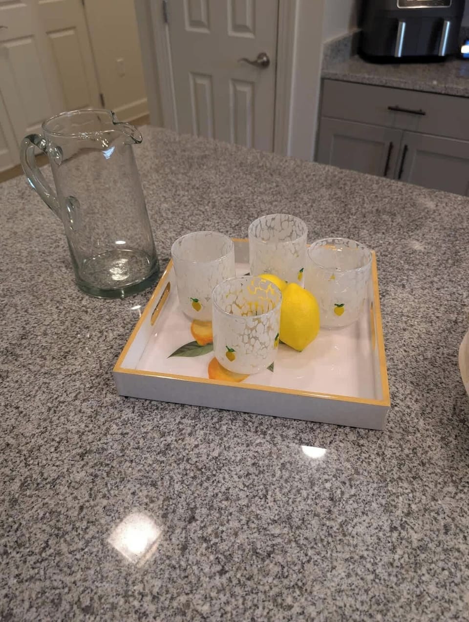 Hope you'll enjoy this farmhouse decor decorated kitchen. Let's make some lemonade 