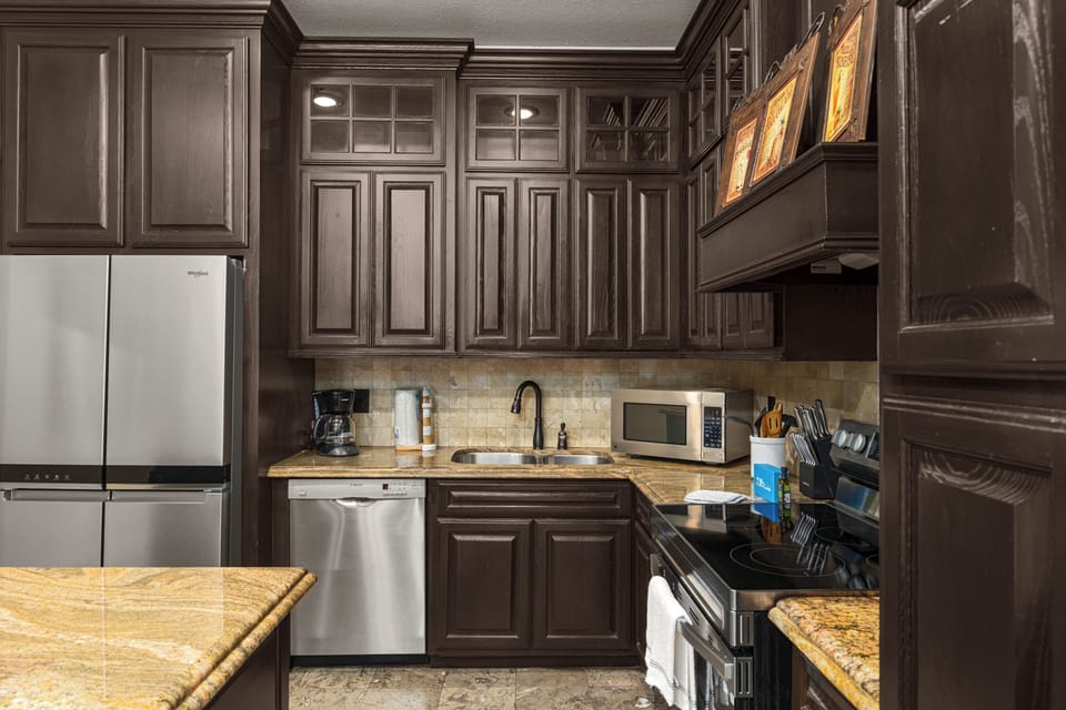 Fully equipped kitchen with everything you need to cook at home