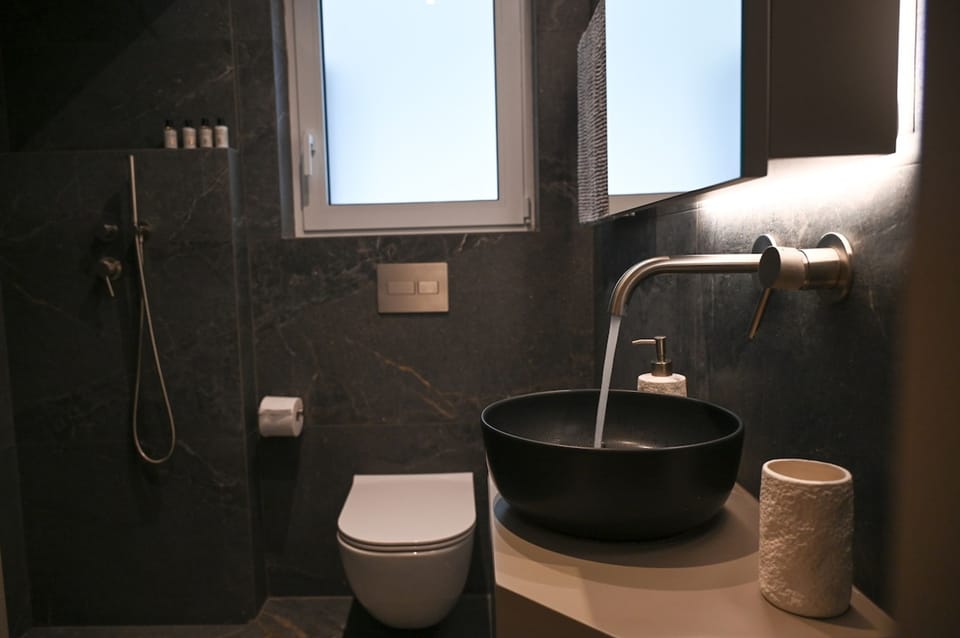 Cocoon Athenian Riviera by Neuvel Apartment in Vouliagmeni