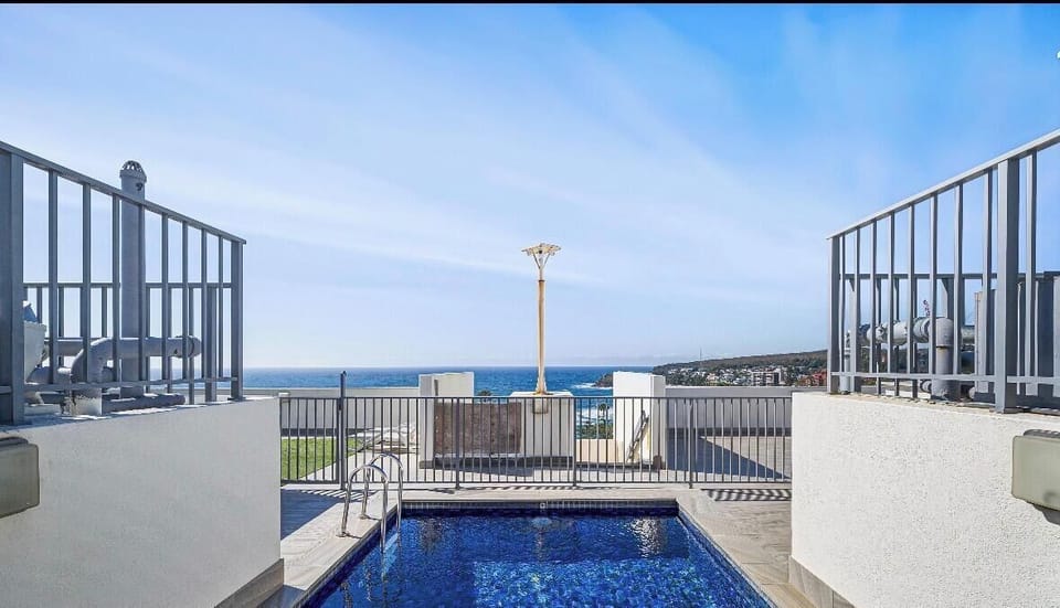 Comfort Apartment, Air conditioning, Ocean View | Pool | Outdoor pool