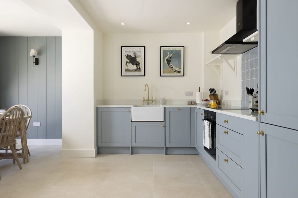 Primrose Cottage, Barnsley Kitchen - StayCotswold