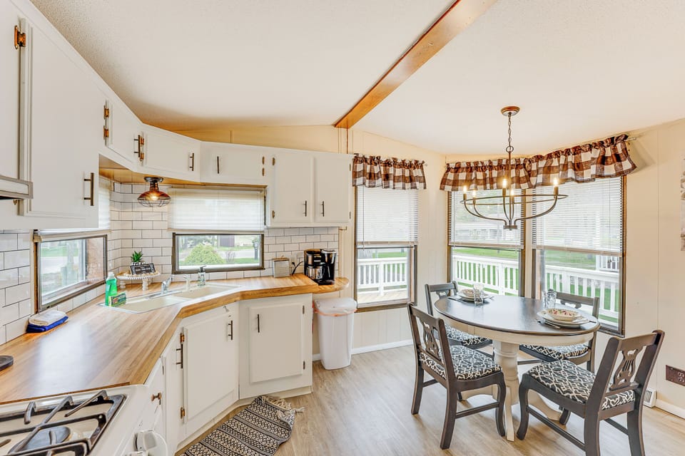 Dining Table | Kitchen