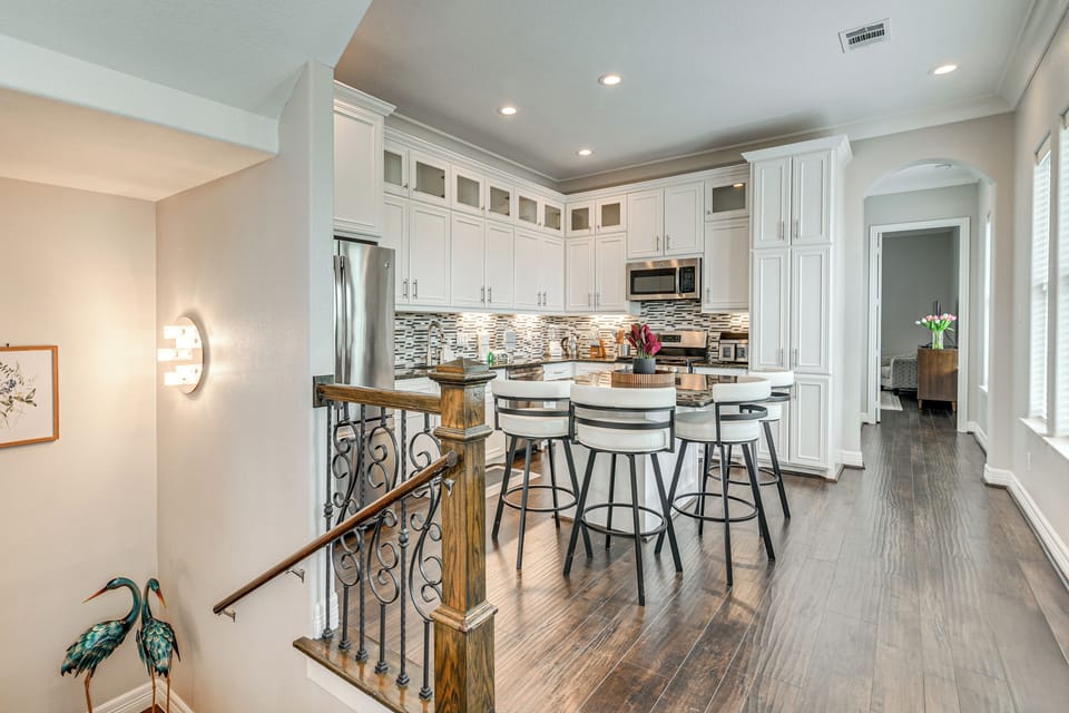 Kitchen | Main Level