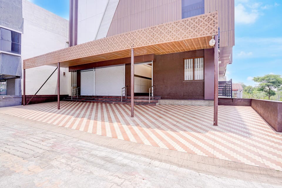 House | Reception