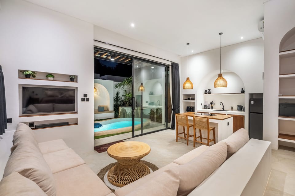 Luxury Villa, 1 King Bed, Kitchen, Garden View | Interior