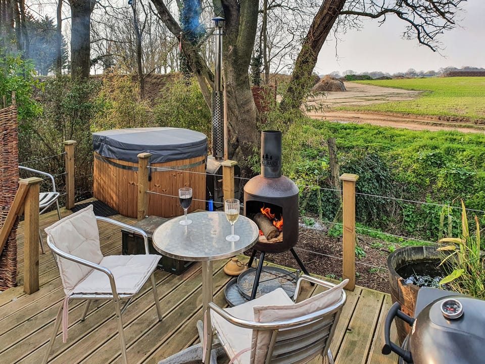 Terrace | The Pheasant, Great Ellingham