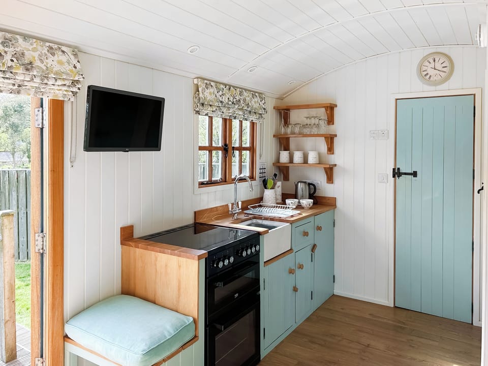 Interior | Shepherds Hut, St Buryan