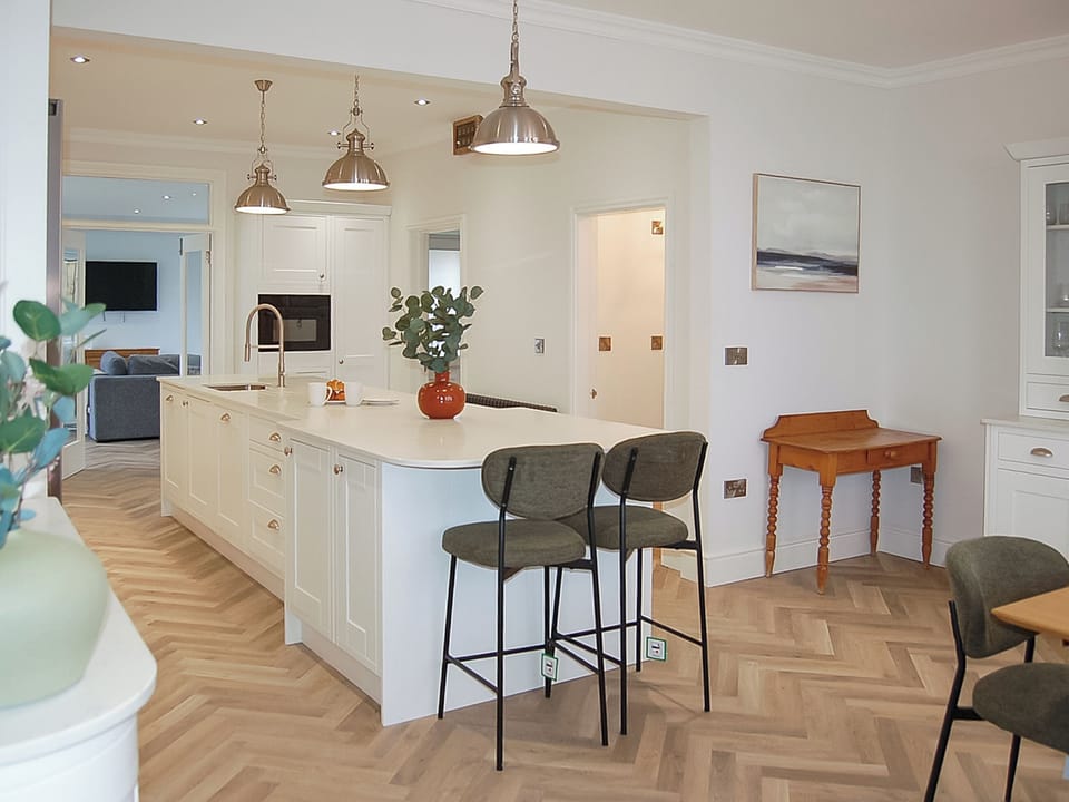 Kitchen/diner | Morwendon House - Lounge Holidays, Barmouth